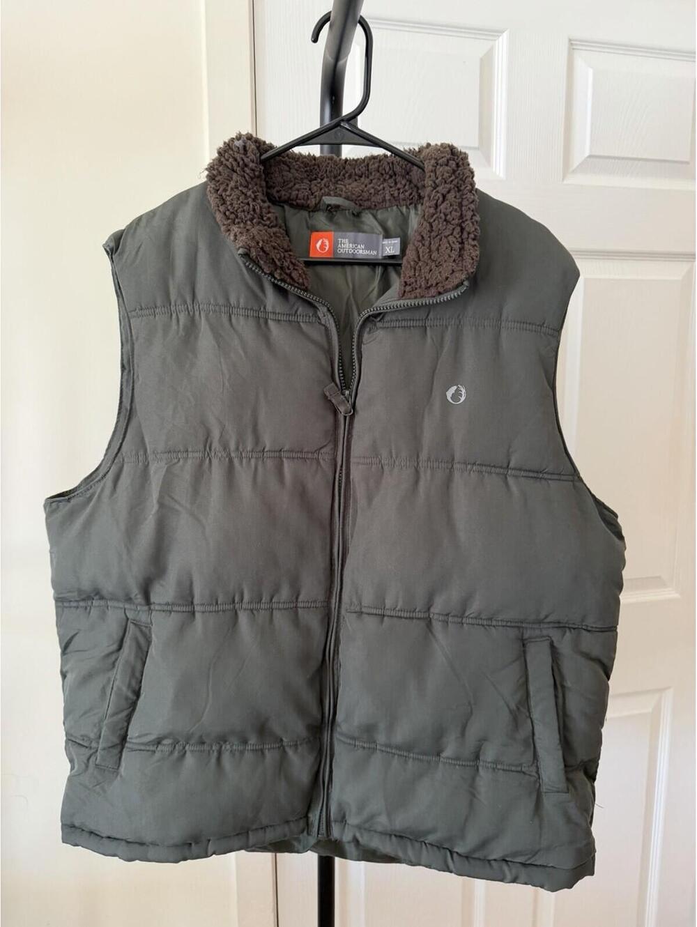 The American Outdoorsman Men's Size XL Olive Green Full Zip Puffer Vest